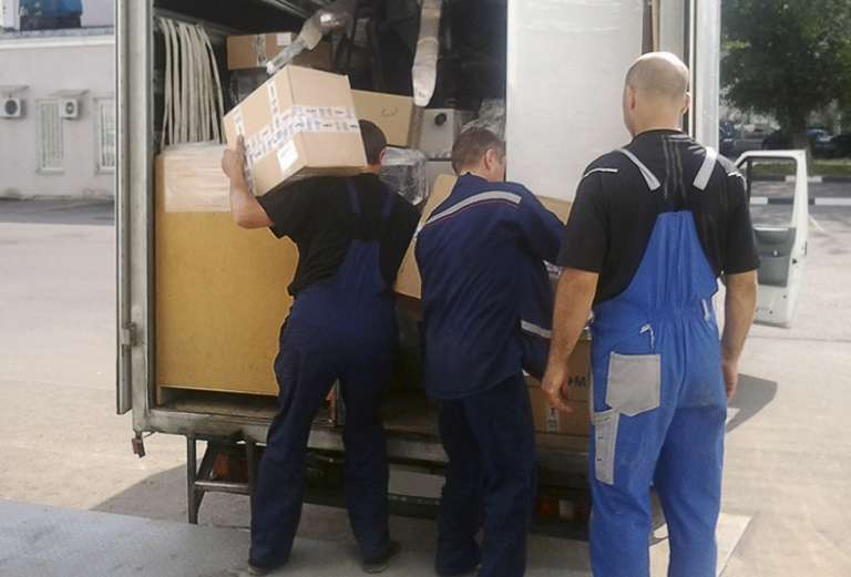 Заказать грузовой автомобиль для отправки личныx вещей : мебель из Нальчика в Шахты