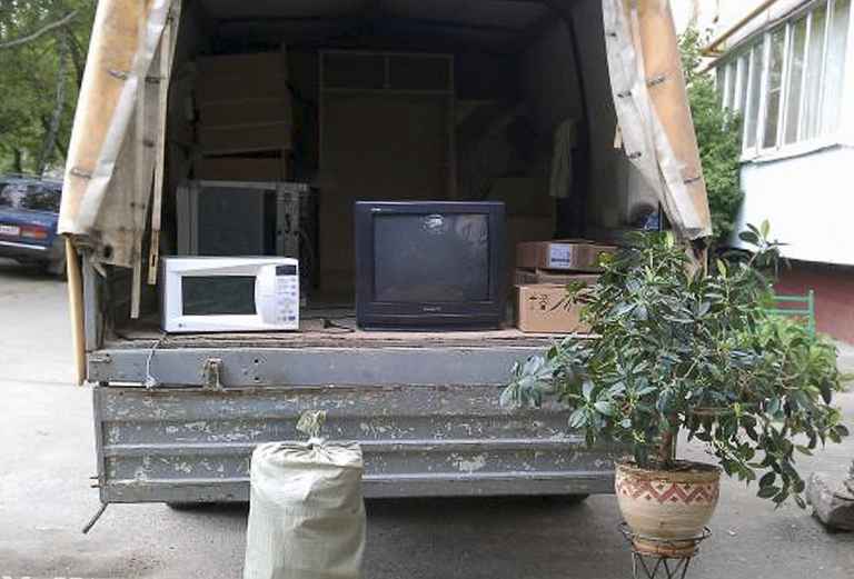 Заказ автомобиля для транспортировки вещей : Мебель, Коробки, Бытовая техника по Семикаракорску
